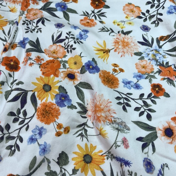 NWT ST. JOHNS BAY Capri Pants Womens Size 16 P White Floral Pockets - Picture 2 of 6